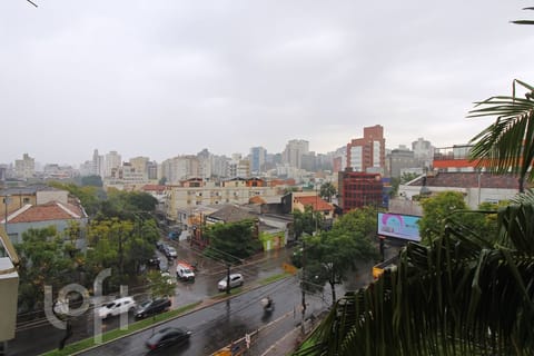 Image 3 - 228211